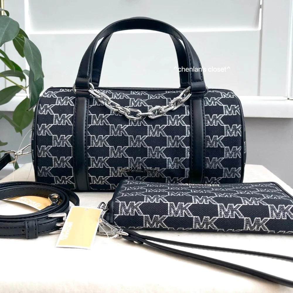 🔥NeW! Michael Kors Zooey Medium Barrel Messenger Set